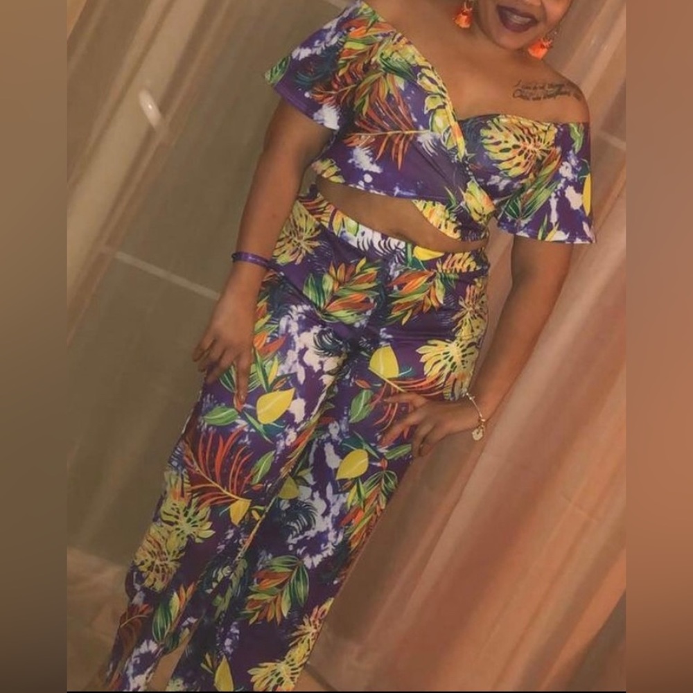 Beautiful Colorful two piece set!